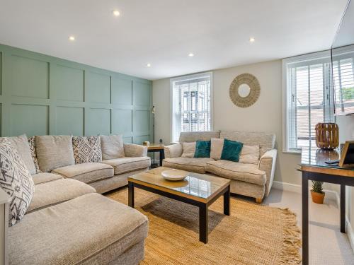 Ault Hucknall House | Greenwell Cottage