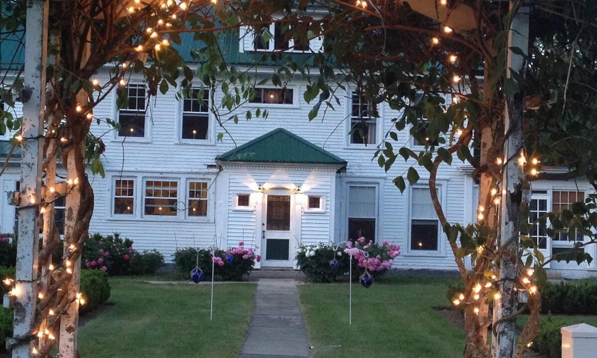 Harrison Bed & Breakfast | Greenwood Manor Inn