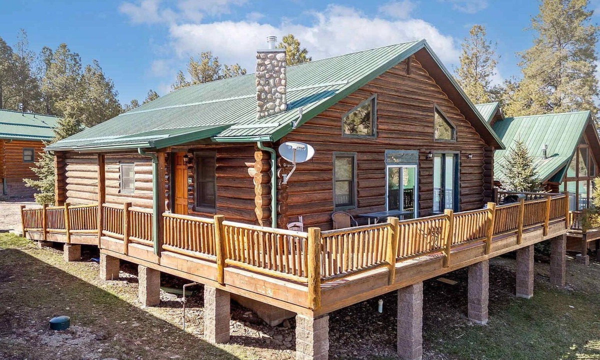 Greer Cabin | Greer Riverside Getaway (Cabin 168)