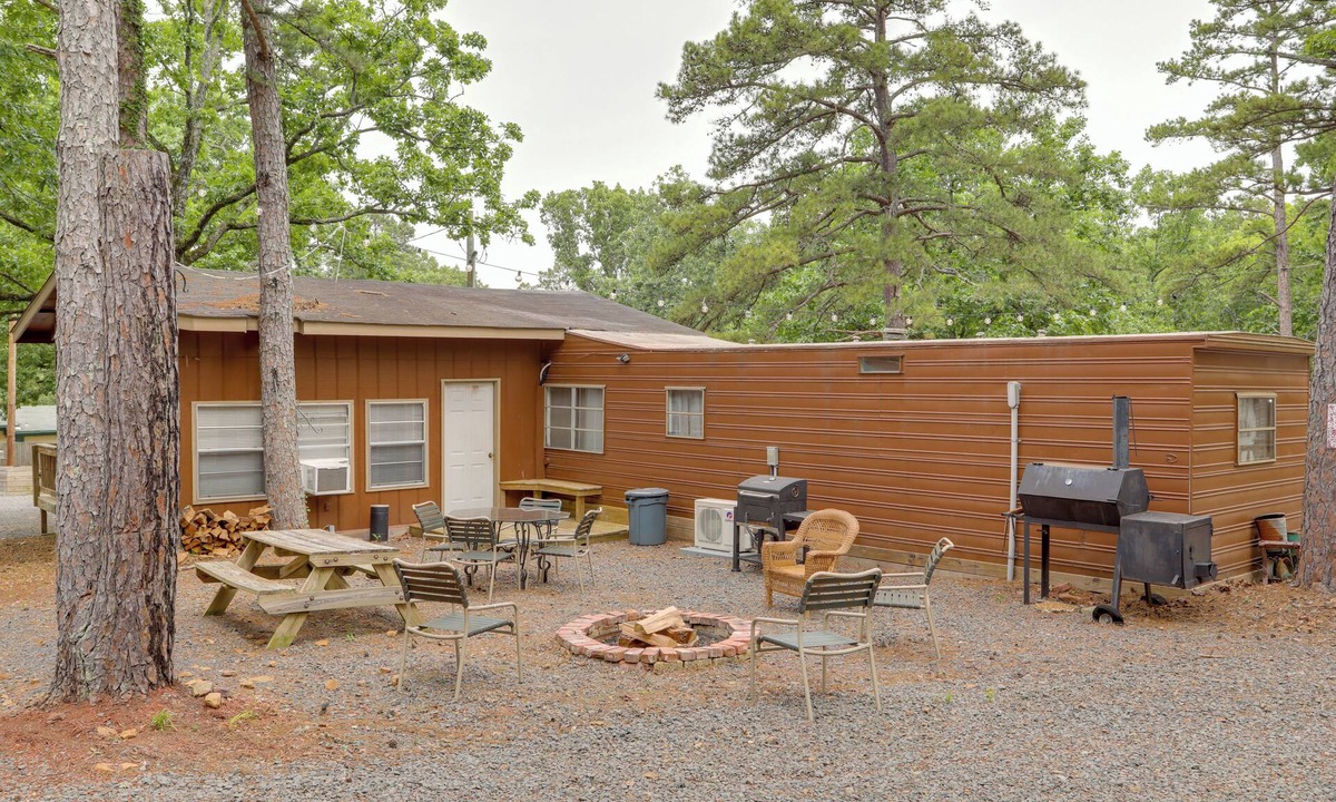 Greers Ferry Cabin | Greers Ferry Lake Escape: Cabin w/Pool Access