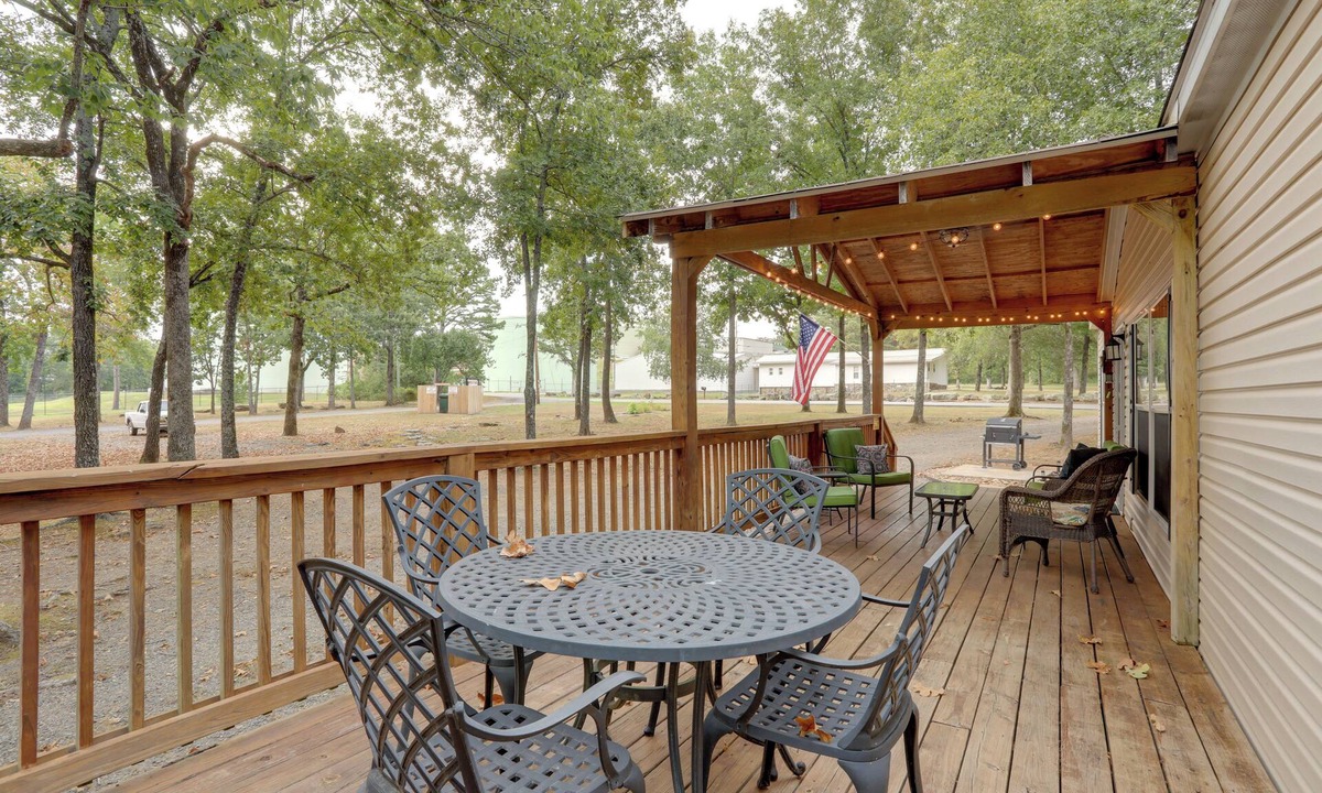 Greers Ferry Cabin | Greers Ferry Lake Access: Cabin w/Boat Slip!