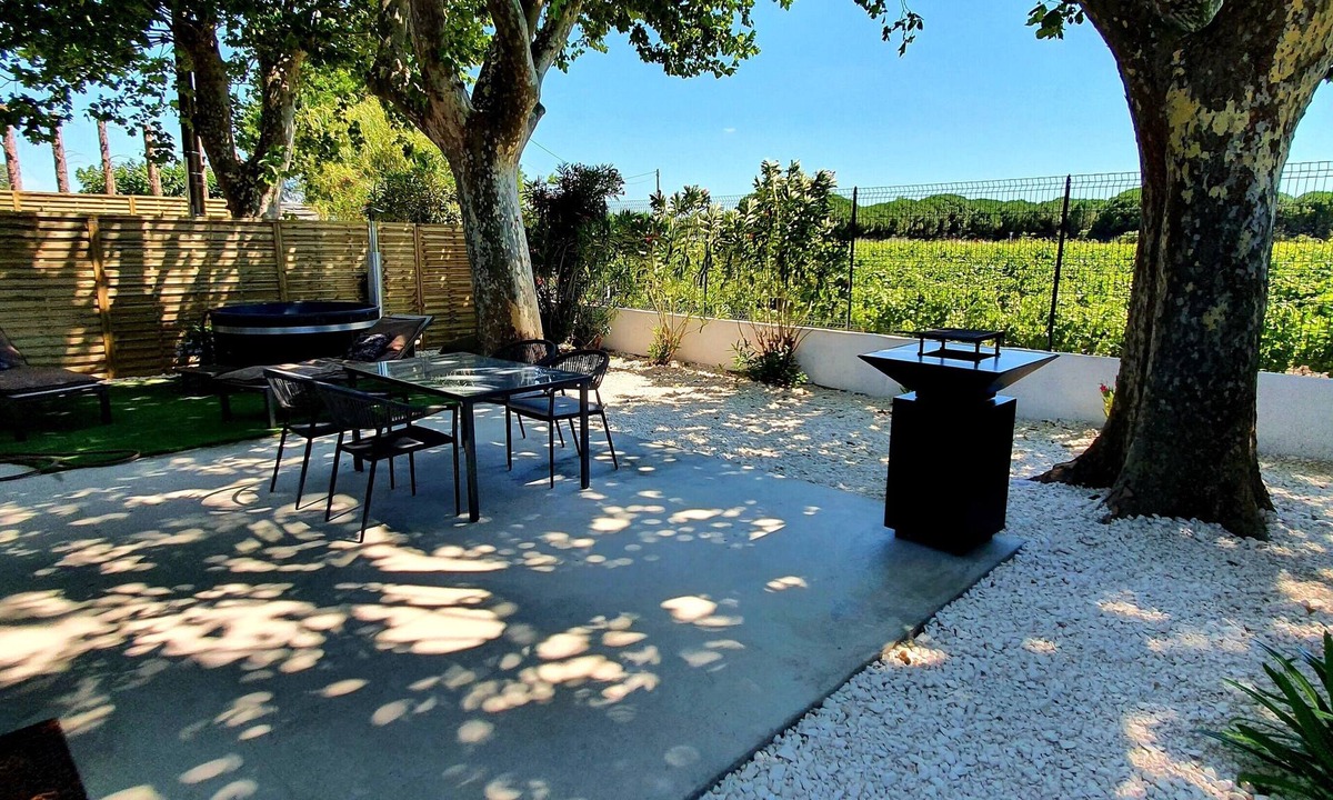 Saint-Laurent-d'Aigouze Apartment | Grenache - gîtes du Mas des Jeux