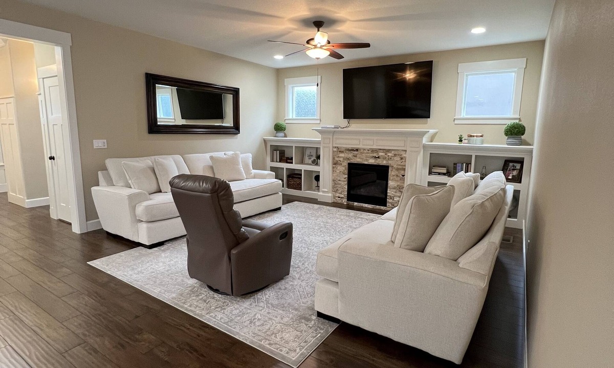 Gresham House | Gresham pine