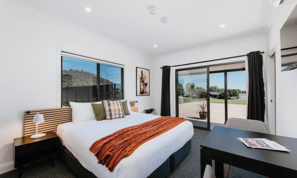 Central Mudgee House | Grevillea Suite A Serene Haven for Couples