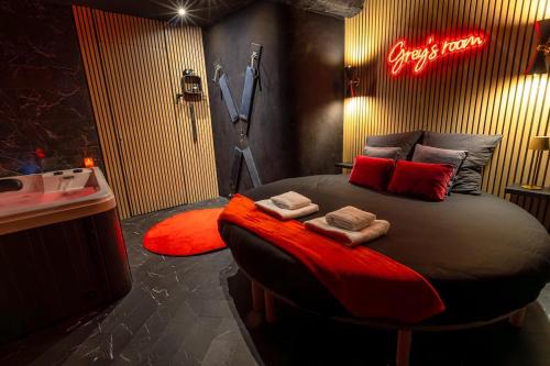 Pia Apartment | Grey's Room - Suite Sensuelle - SPA privatif