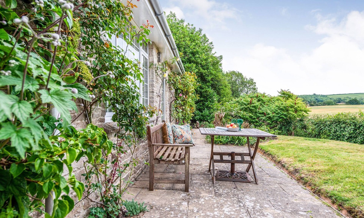 Melcombe Bingham House | Greygles - Surrounded by beautiful views