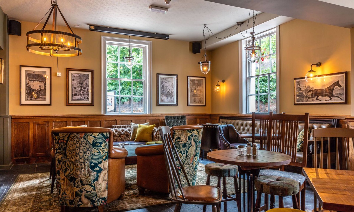 Carshalton Central Hotel | Greyhound Hotel