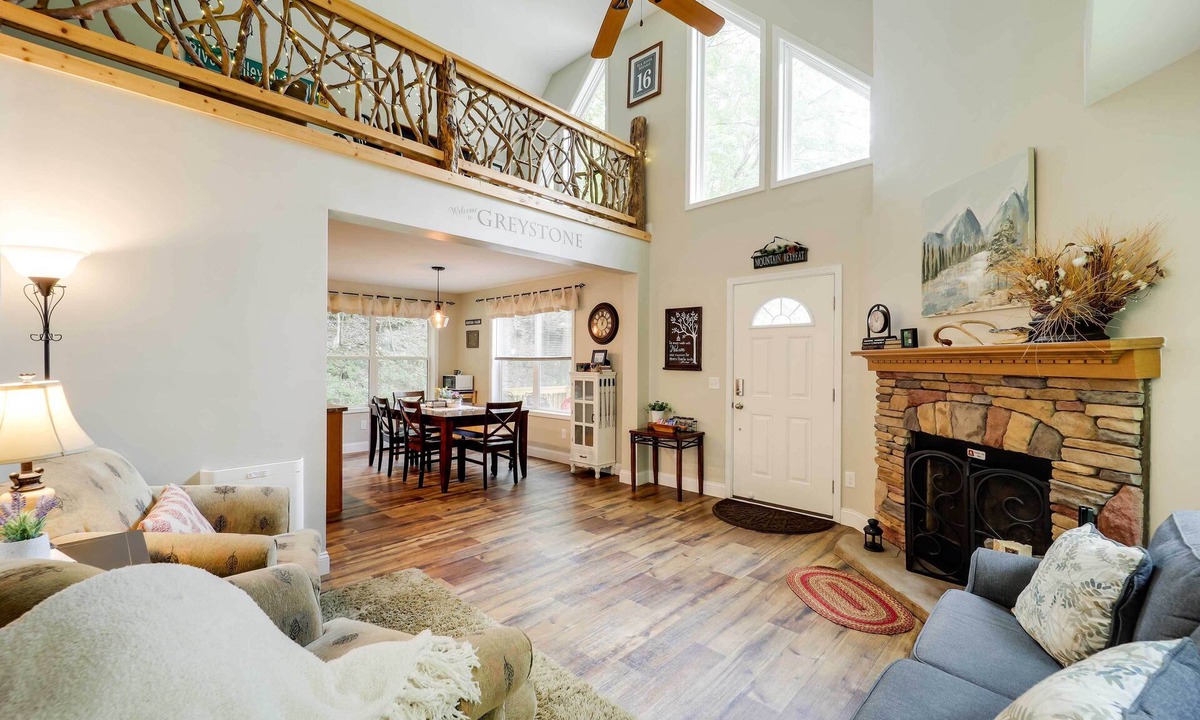 Elk Park Cabin | 'Greystone' Creekside Cabin: Hike, Fish & Explore!