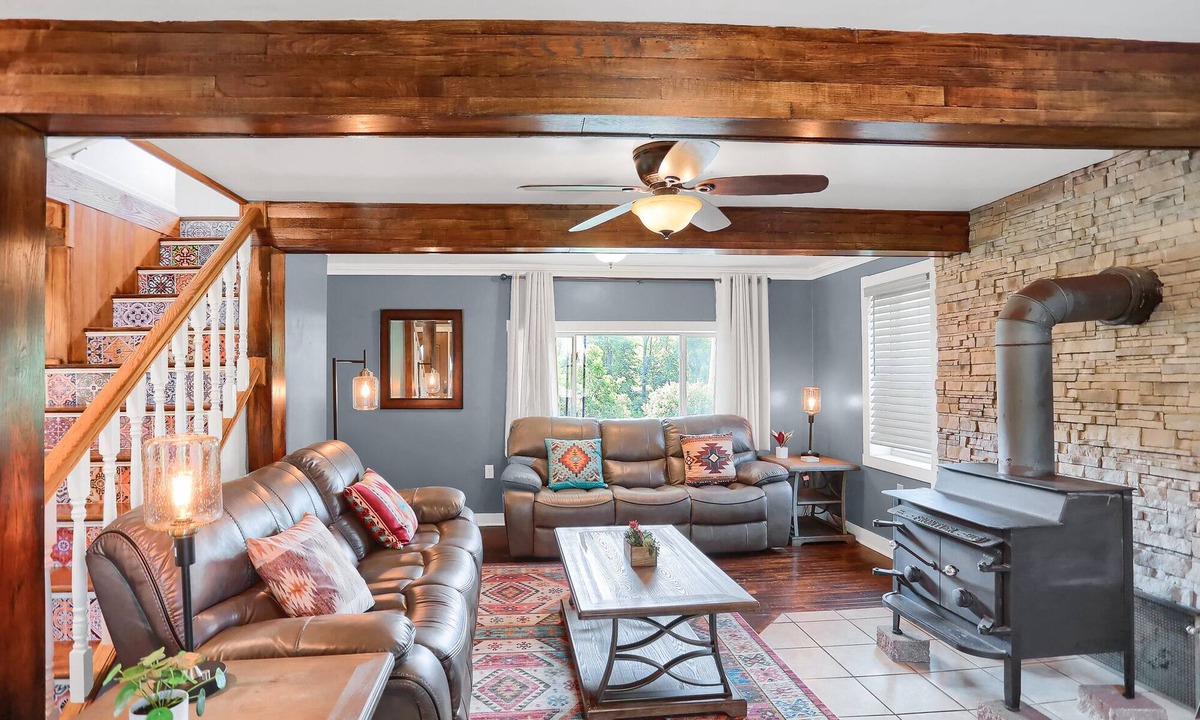 Hesston House | Griddy Coyote Raystown Lake Seven Points