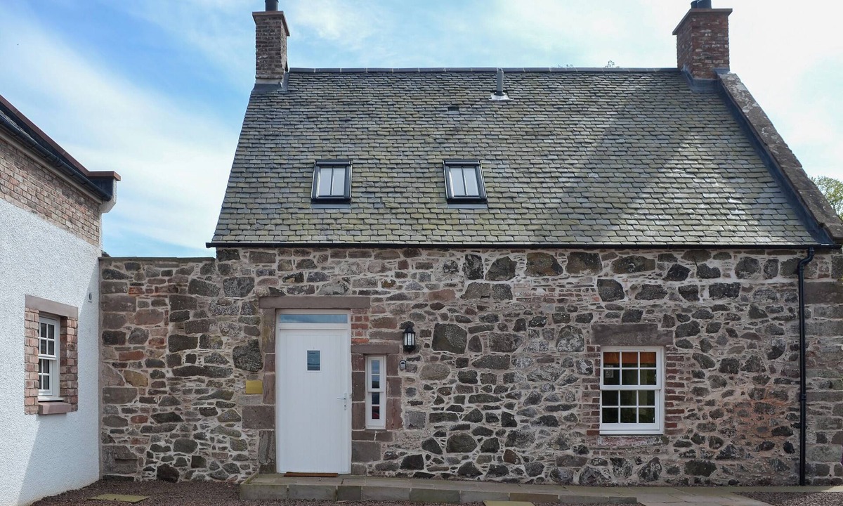 Montrose Cottage | Grieve's Cottage - UK11107
