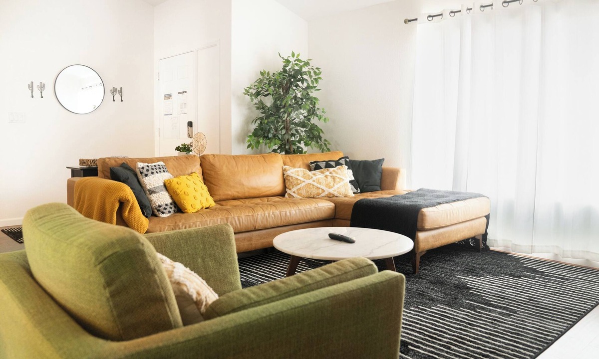 Central Scottsdale House | Grill, Billiards, Fire-pit, Pool & Stream Disney+