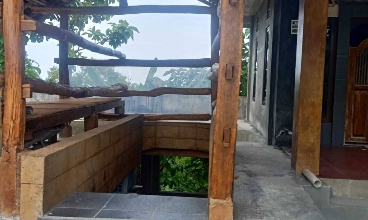 Pendowo House | GRIYA SALAMAN HOMESTAY PANTAI WEDIOMBO