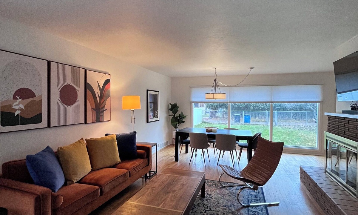 University District House | Grizzly Getaway