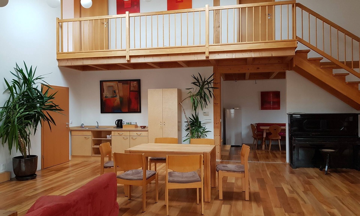 Mittelneufnach Apartment | Große, gemütliche Ferienwohnung oder Seminarhaus bis 15 Personen mit 140m²