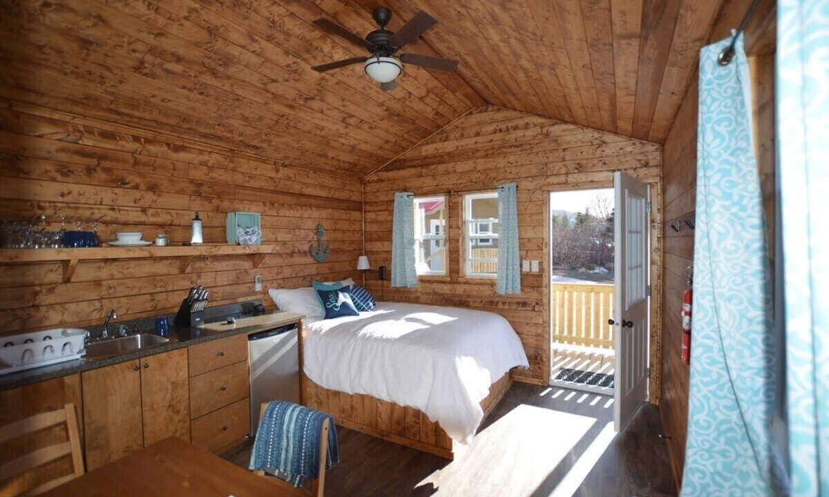 Rocky Harbour House | Gros Morne Tiny Chalets