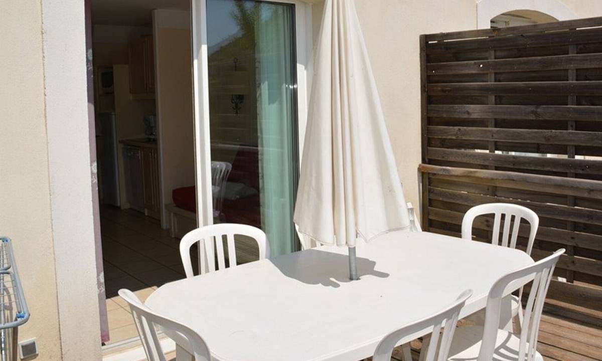 Rouret House | Grospierres holiday home, 2 bedrooms, 6 people