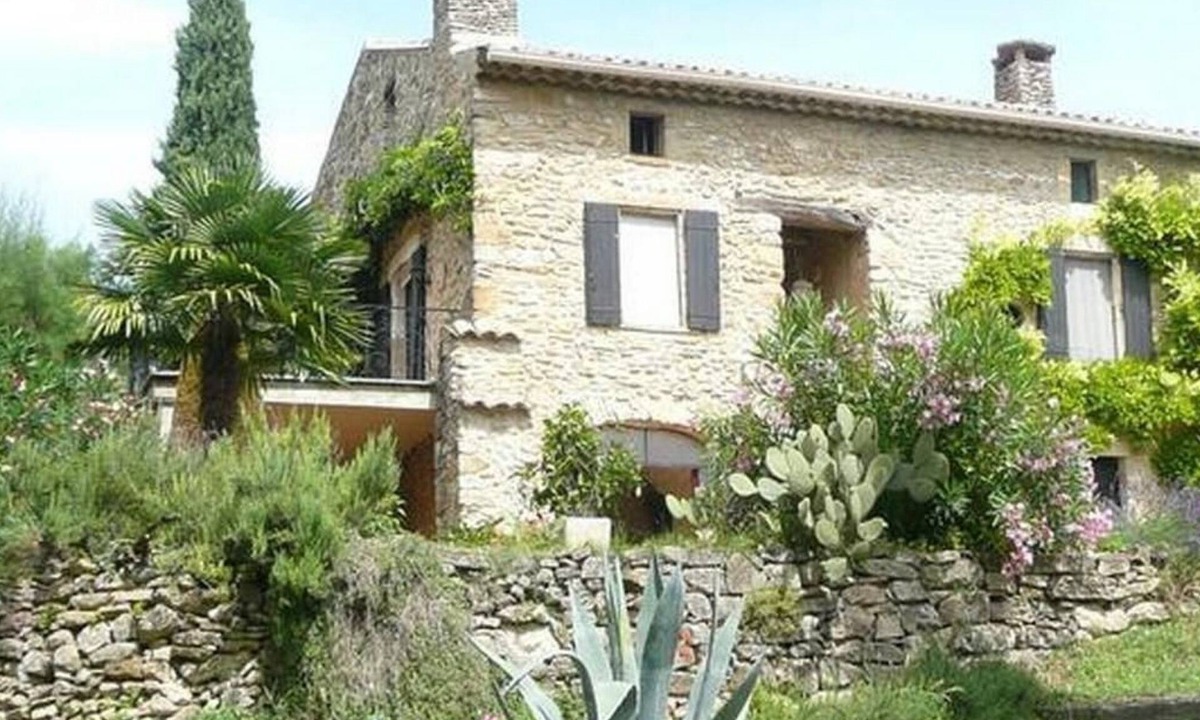 Saint-Paulet-de-Caisson House | Grosszügiges Ferienhaus mit Pool/Provence by Interhome