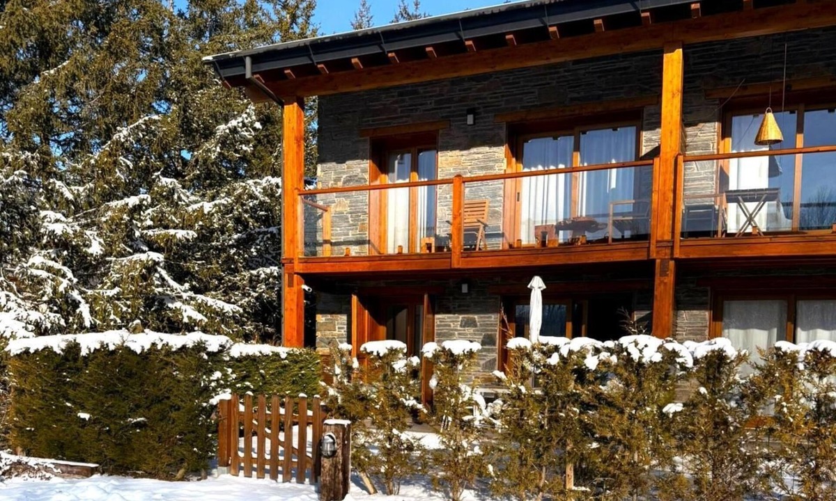 Estavar Apartment | Ground Ffloor 2 rooms 5 Pax, Pool, Private Garden & Fireplace
