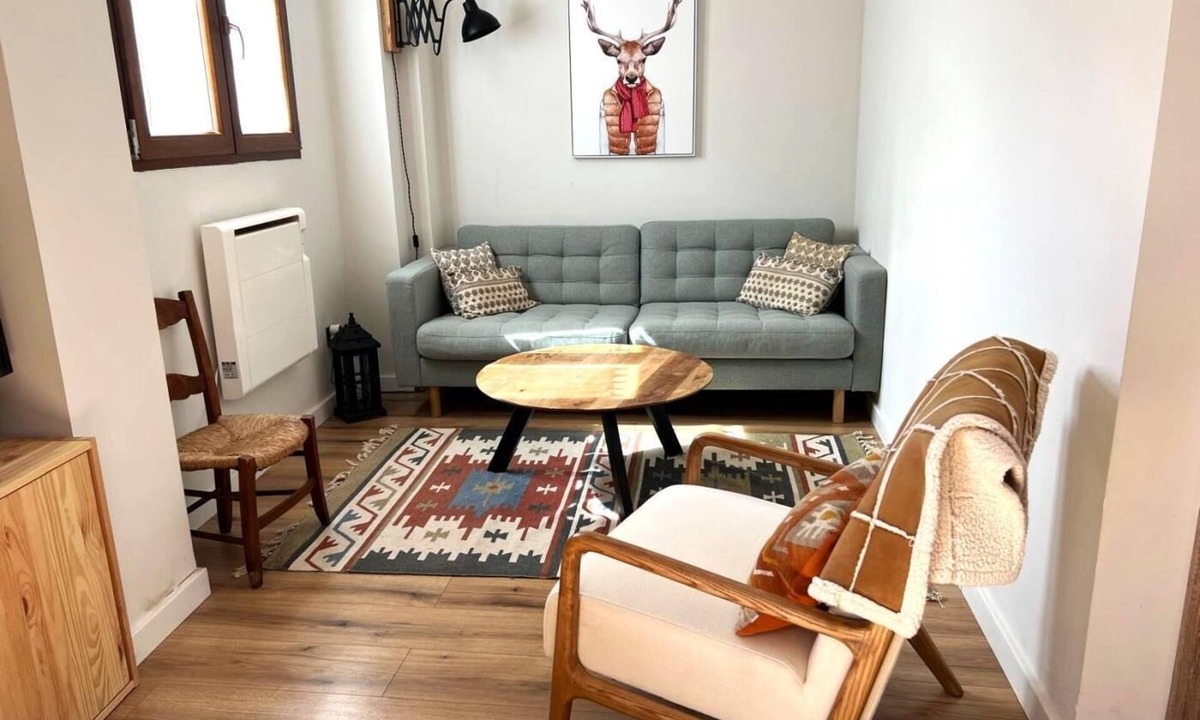 La Molina Apartment | Ground Floor 3 rooms Fireplace, Private Patio & Wi-Fi