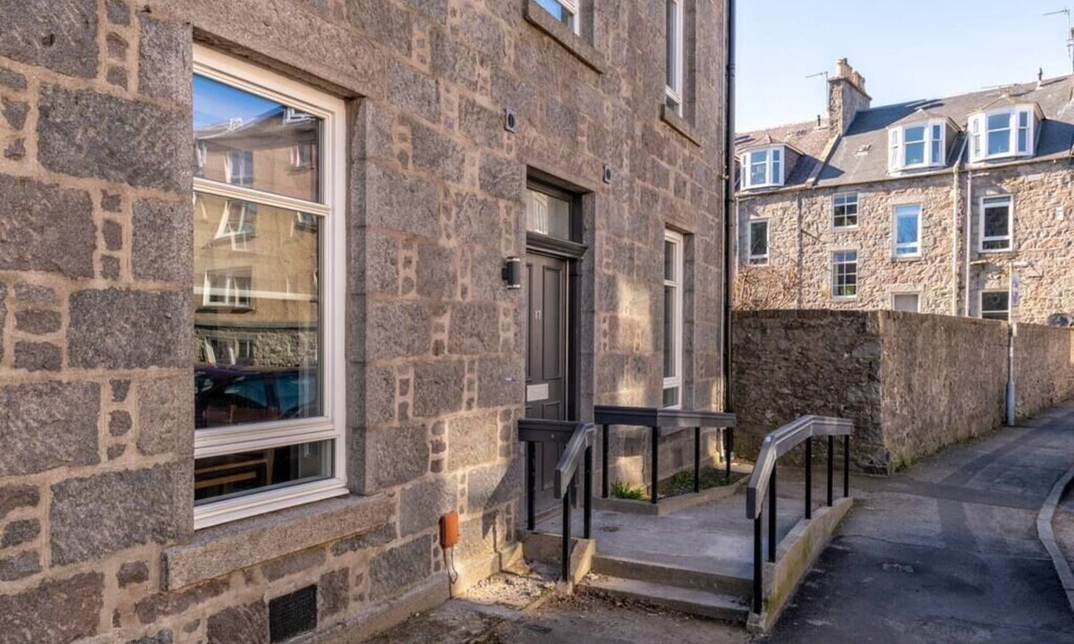 Aberdeen West End Apartment | Ground Floor - Albyn Area