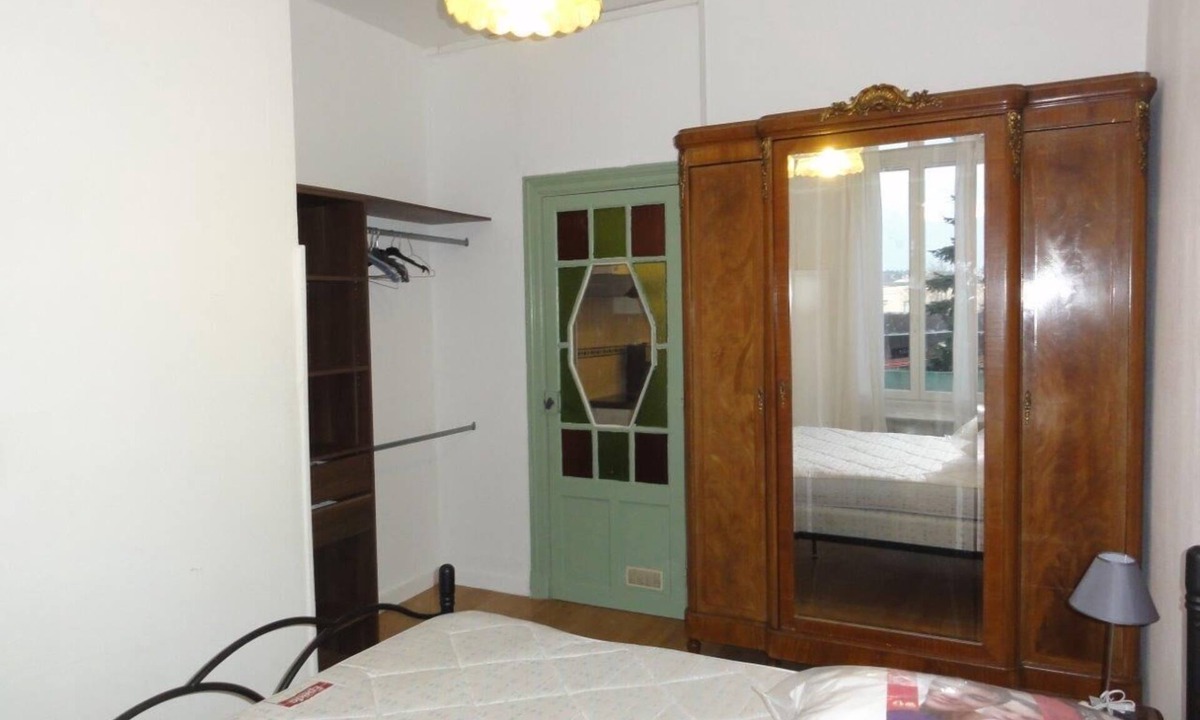 Chateau de l'Hers Apartment | Ground floor charming "arts déco" house 2 bedrooms, living room, kitchen, large garden