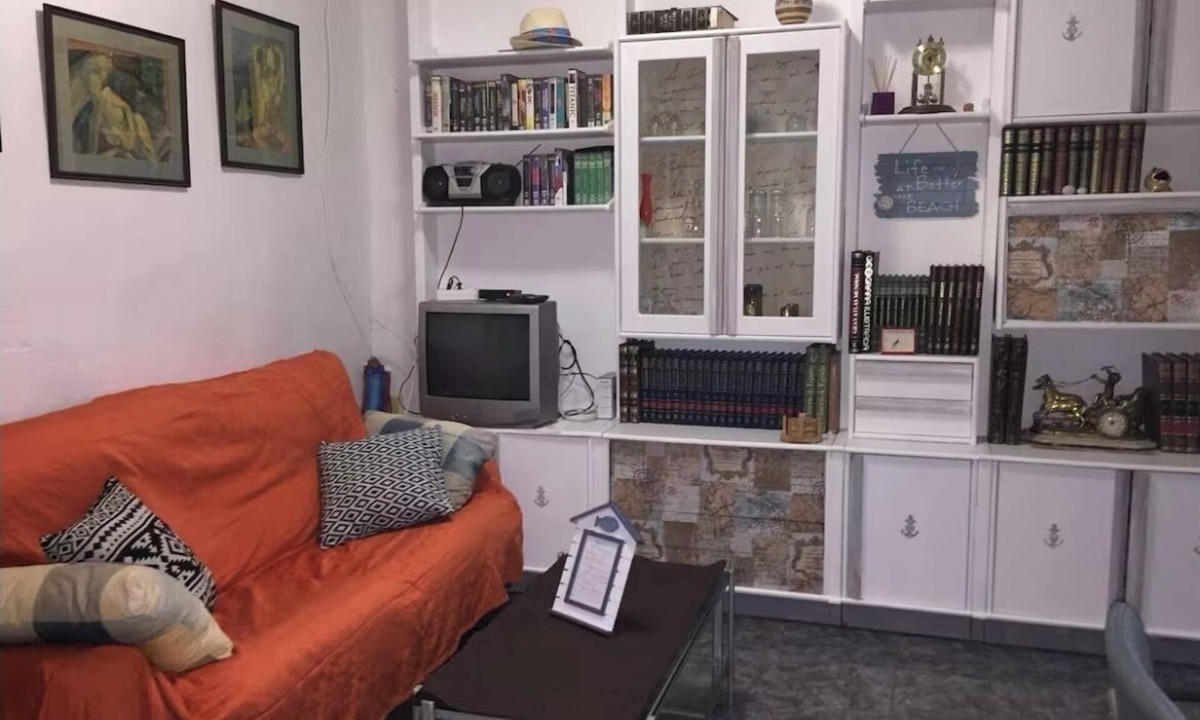 Campoamor Apartment | Ground floor with patio next to the Auditorium (ADDA)