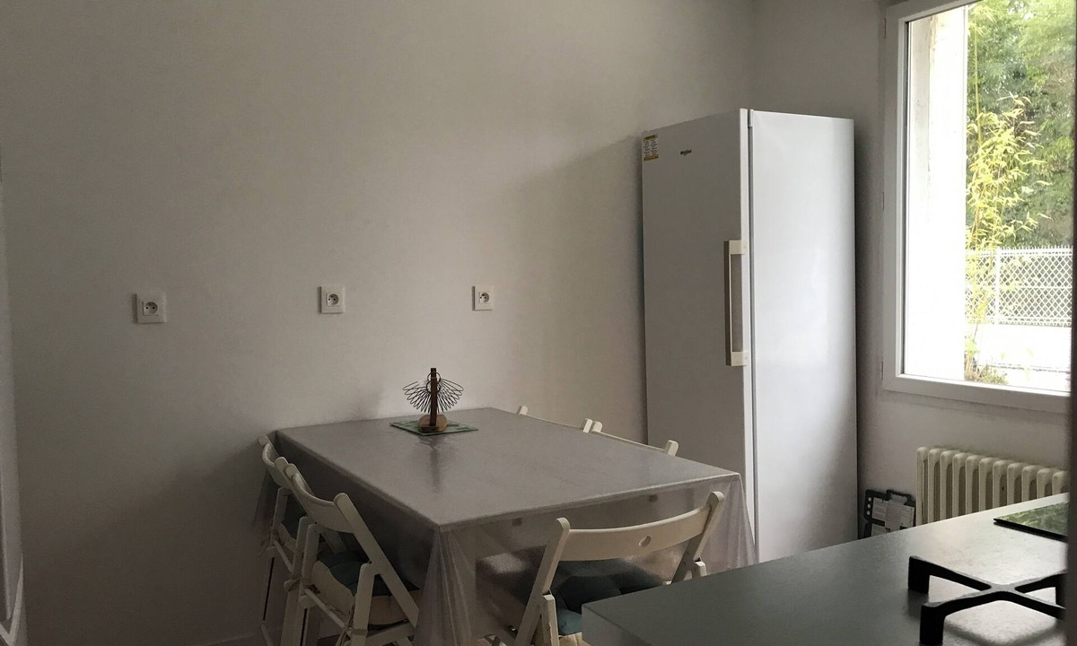 Souppes-sur-Loing House | Ground floor private house with very large courtyard