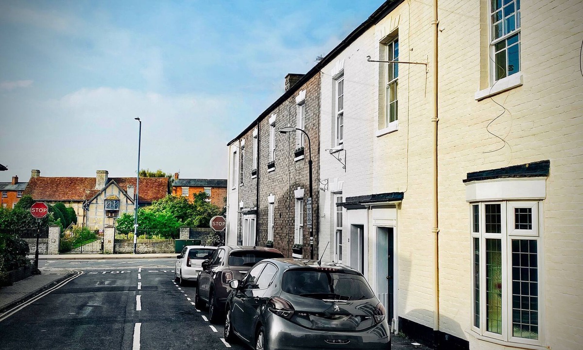 City Centre Apartment | Ground floor apartment close to town centre