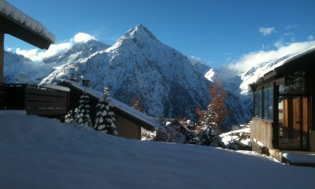Venosc Apartment | Ground level for 4 pers, superb setting 164 yards from the ski runs et the shops