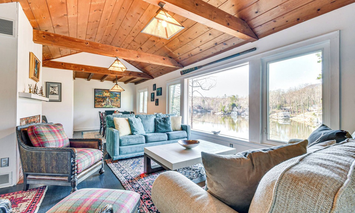 Lynn House | Group Getaway! Lake House w/Private Dock & Patio