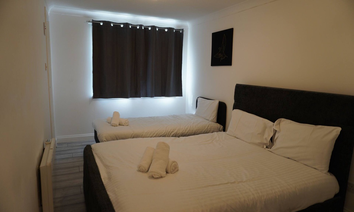 Glasgow Apartment | Group Stay 4-Bedroom