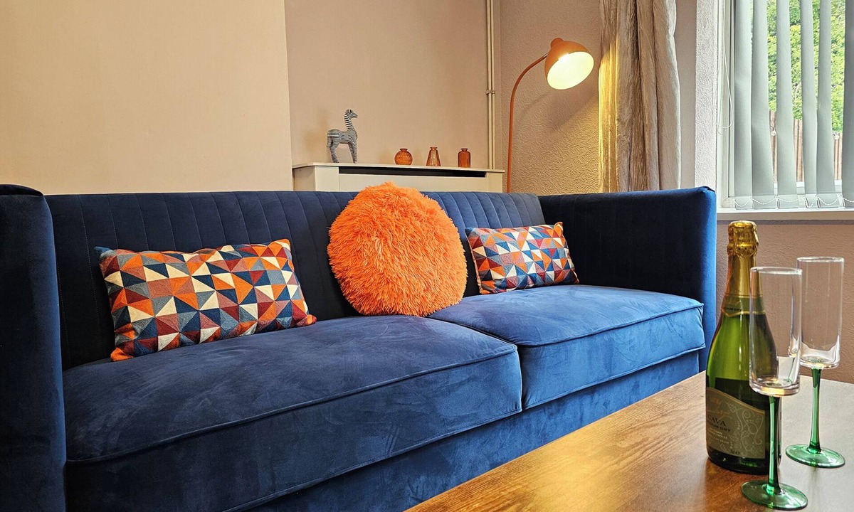 Banbury House | Group Stay with 3 Parking Spaces