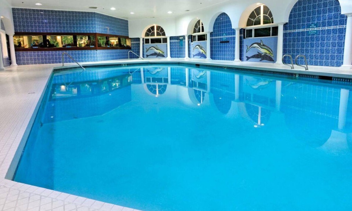 Ocean Shores Hotel | GROUPS BEACH ESCAPE! TWO UNITS, POOL, PARKING