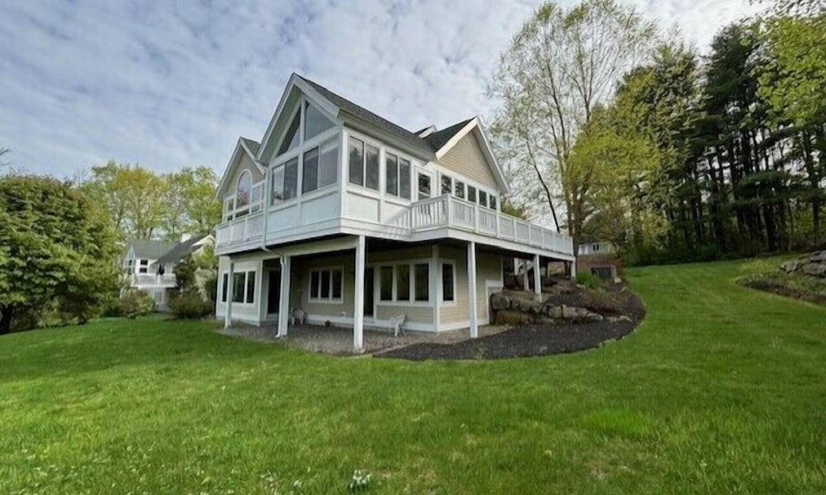 Meredith House | Grouse Point Getaway