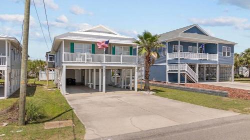 Cherry Grove Beach House | Grove Cove - 1'5 Blocks from Beach- Dog Friendly
