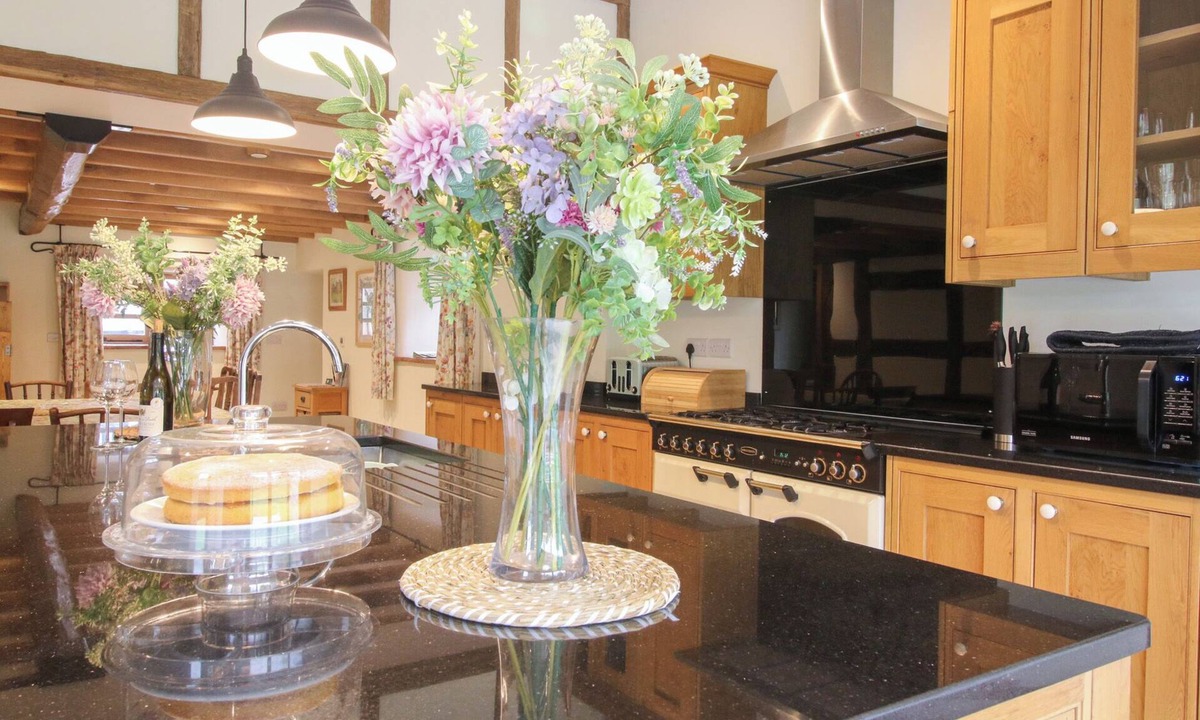 Wall-under-heywood Cottage | Grove Farm