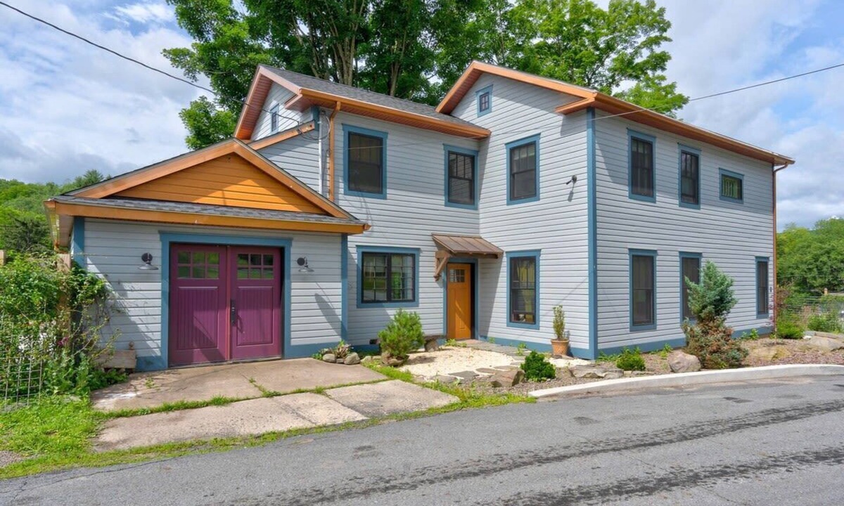 Narrowsburg House | Grove House - Sunny and Stylish in Narrowsburg