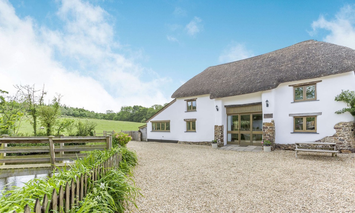 Hatherleigh Cottage | GROVES FISHLEIGH, pet friendly, with open fire in Hatherleigh