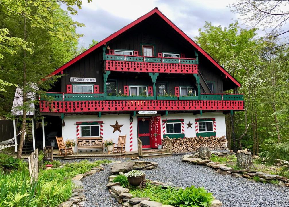 Waterbury Cabin | Grunberg Haus Inn & Cabins