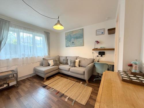 Uxbridge South Apartment | Grundy House