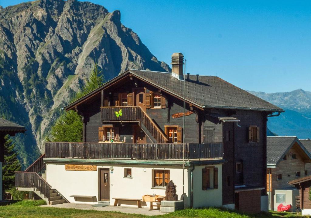 Rosswald Hostel | Gruppenhaus im Walliser Alpstyle
