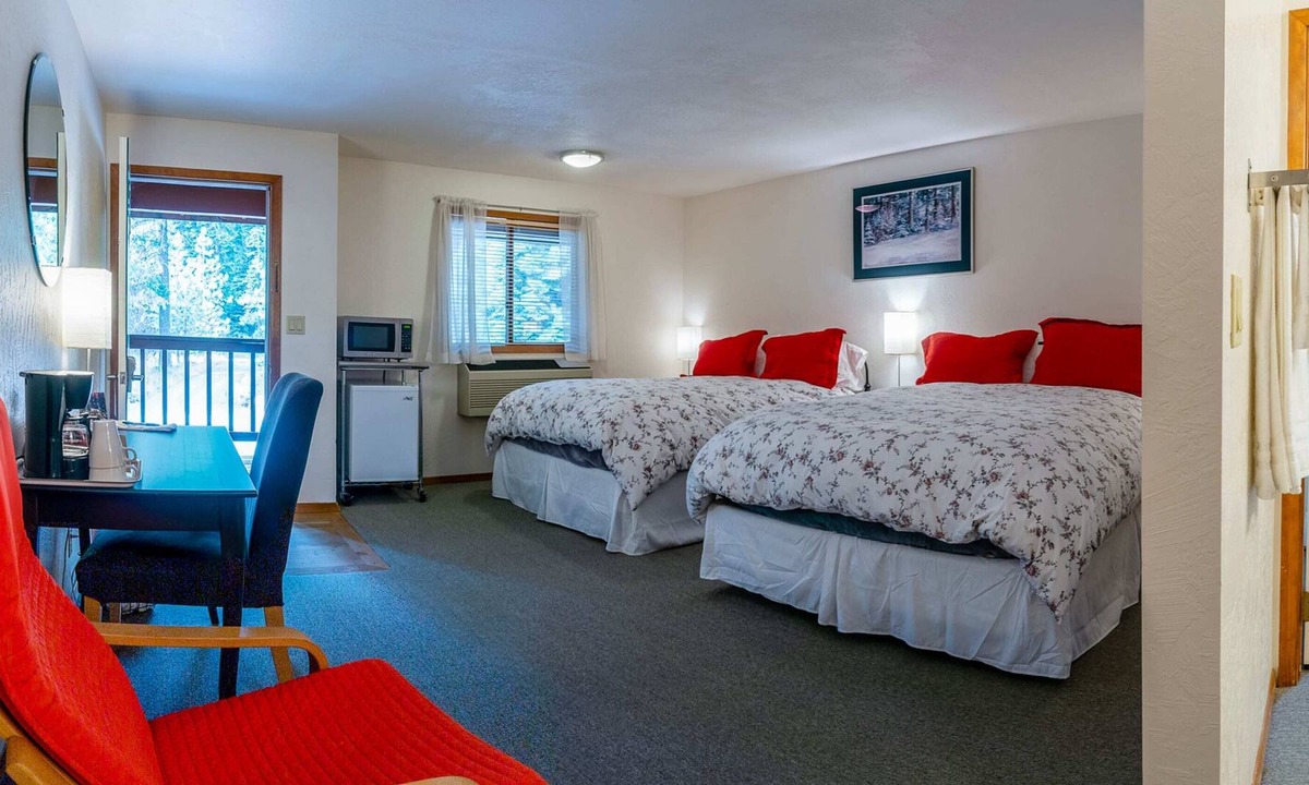 Ashland House | GS Lodge Room 7~ Beautiful Views