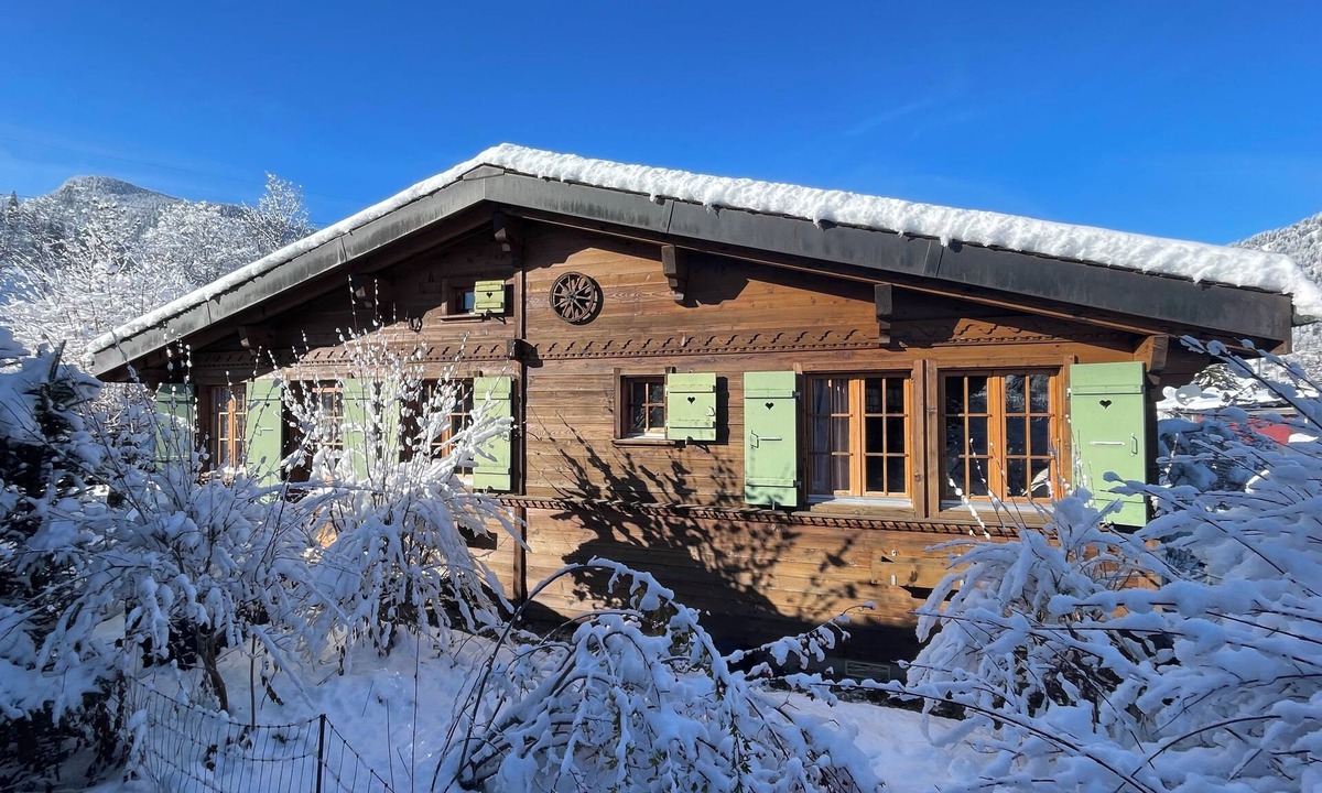 Saanen Ski Chalet | GSTAAD COSY SWISS CHALET