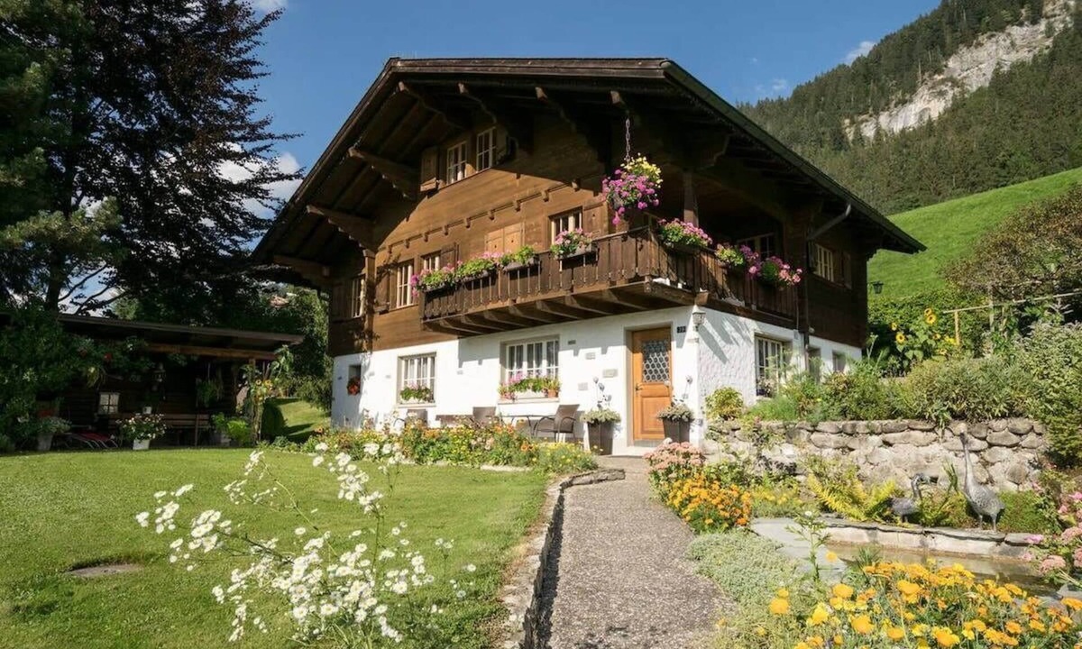 Saanen Ski Chalet | Gstaad Duplex Flat - Amazing Lake Chalet with pond
