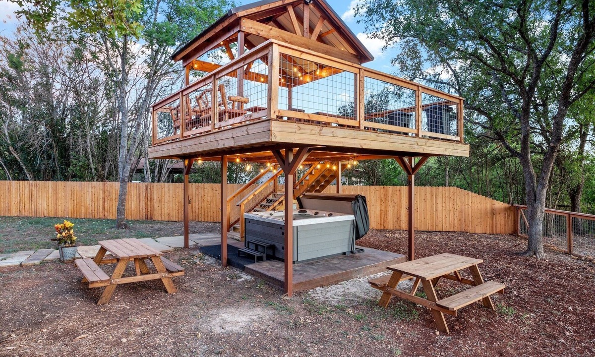 Kerrville House | Guadalupe Bluff Bunk House 5 Bedroom Home by RedAwning
