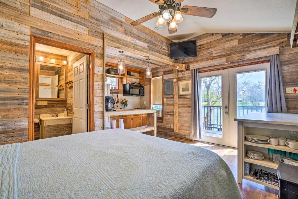 Seguin Apartment | Guadalupe River Cottage with Direct Lake Access!