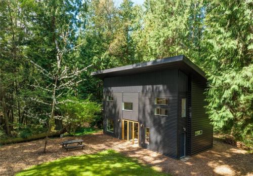 Anacortes House | Guemes Island Road Modern Home