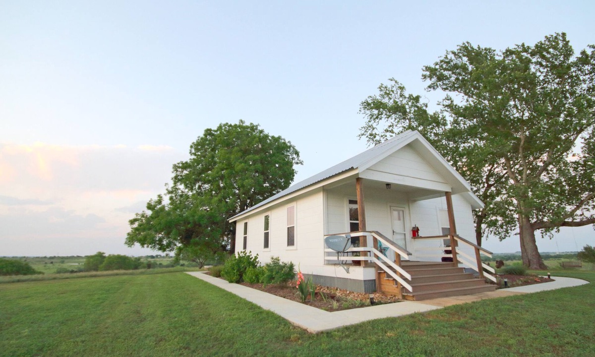 La Grange House | Guest House at the Brown Ranch