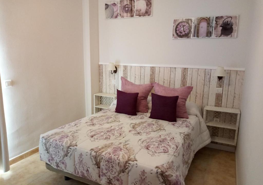 Banos de Montemayor House | Guest House - El Sendero
