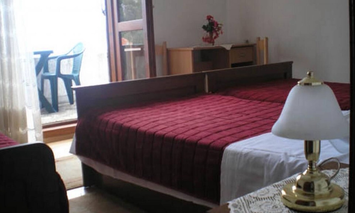 Kozarica House | Guest House Hazdovac - Double Room with Balcony and Sea View 3